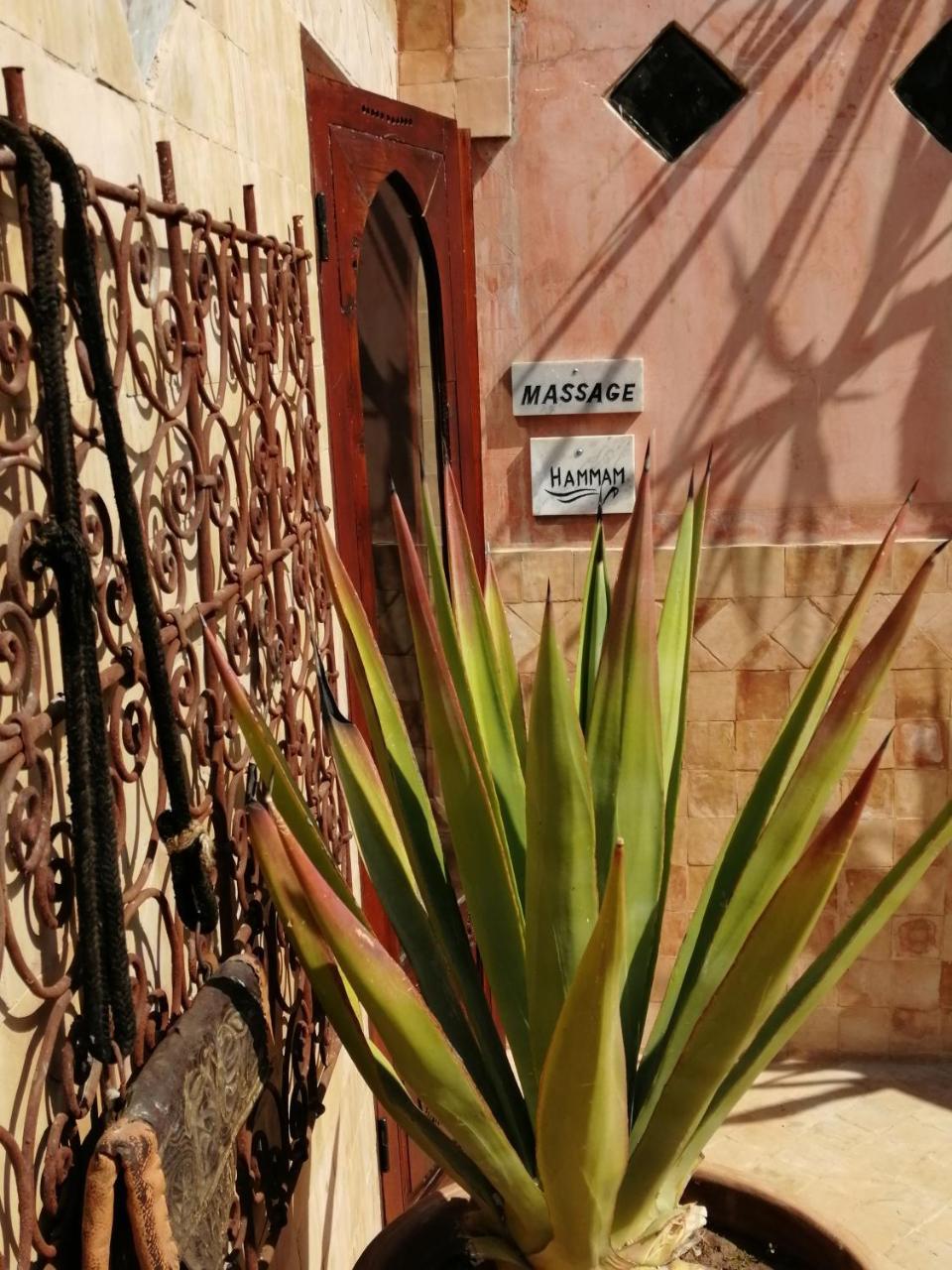 לינה וארוחת בוקר Les Bains De Fez Tara מראה חיצוני תמונה
